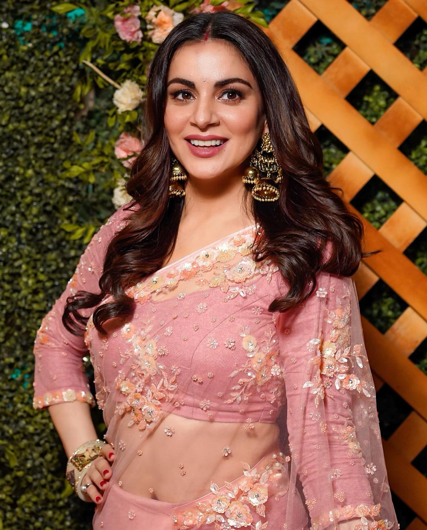 actress Shraddha Arya Photo Gallery|Photo Gallery: ಸೀರೆಯ ಪೋಟೋ ಶೂಟ್