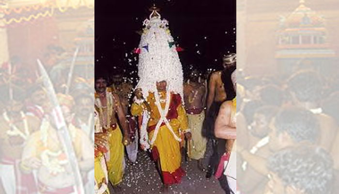 ಇಂದು ಐತಿಹಾಸಿಕ ಬೆಂಗಳೂರು ಕರಗ ಇಂದು ಐತಿಹಾಸಿಕ ಬೆಂಗಳೂರು ಕರಗ