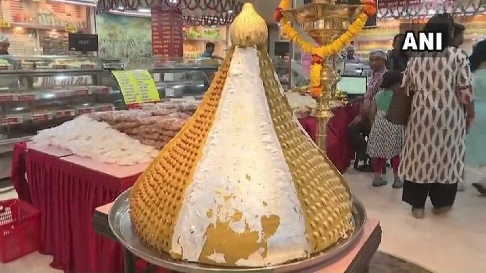Video: ಪುಣೆಯಲ್ಲಿ ಗಣಪತಿಗೆ 126 ಕೆ.ಜಿ. ತೂಕದ ಮೋದಕ ನೈವೇದ್ಯ Video: ಪುಣೆಯಲ್ಲಿ ಗಣಪತಿಗೆ 126 ಕೆ.ಜಿ. ತೂಕದ ಮೋದಕ ನೈವೇದ್ಯ