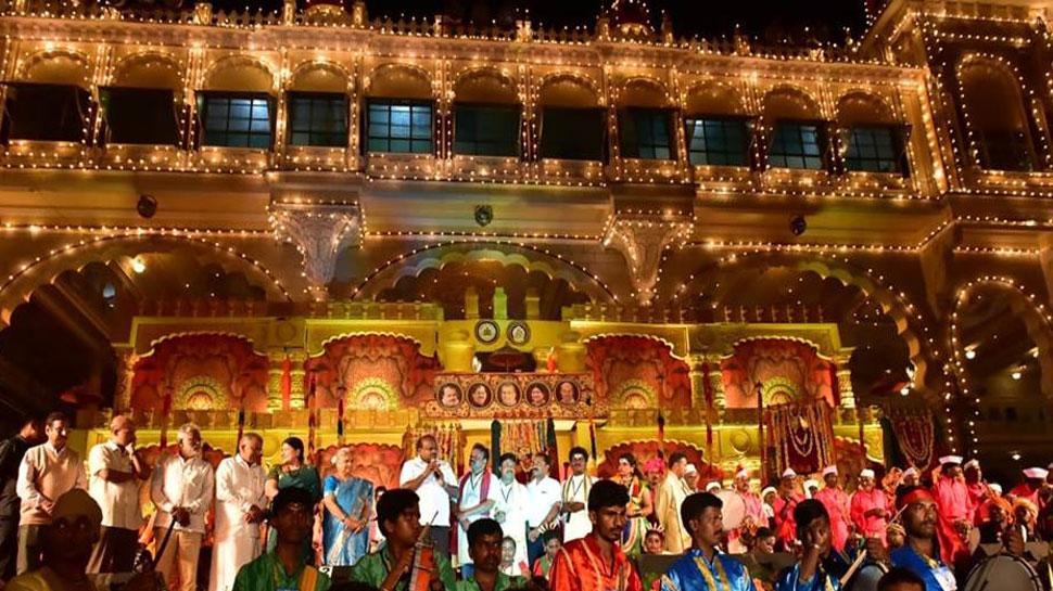 ಮತ್ತೆ ಜಾನಪದ ಜಾತ್ರೆ: ಅಧಿಕಾರಿಗಳಿಗೆ ಸಿಎಂ ಸೂಚನೆ ಮತ್ತೆ ಜಾನಪದ ಜಾತ್ರೆ: ಅಧಿಕಾರಿಗಳಿಗೆ ಸಿಎಂ ಸೂಚನೆ