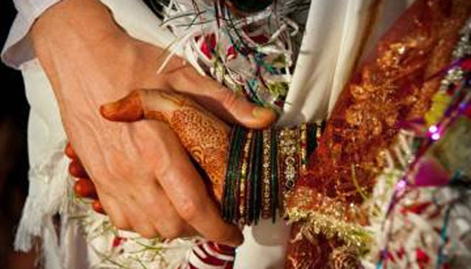 ಕೊಪ್ಪಳ: ಫಸ್ಟ್ನೈಟ್ ದಿನವೇ ನವವಧು ಕಿಡ್ನಾಪ್! ಕೊಪ್ಪಳ: ಫಸ್ಟ್ನೈಟ್ ದಿನವೇ ನವವಧು ಕಿಡ್ನಾಪ್!
