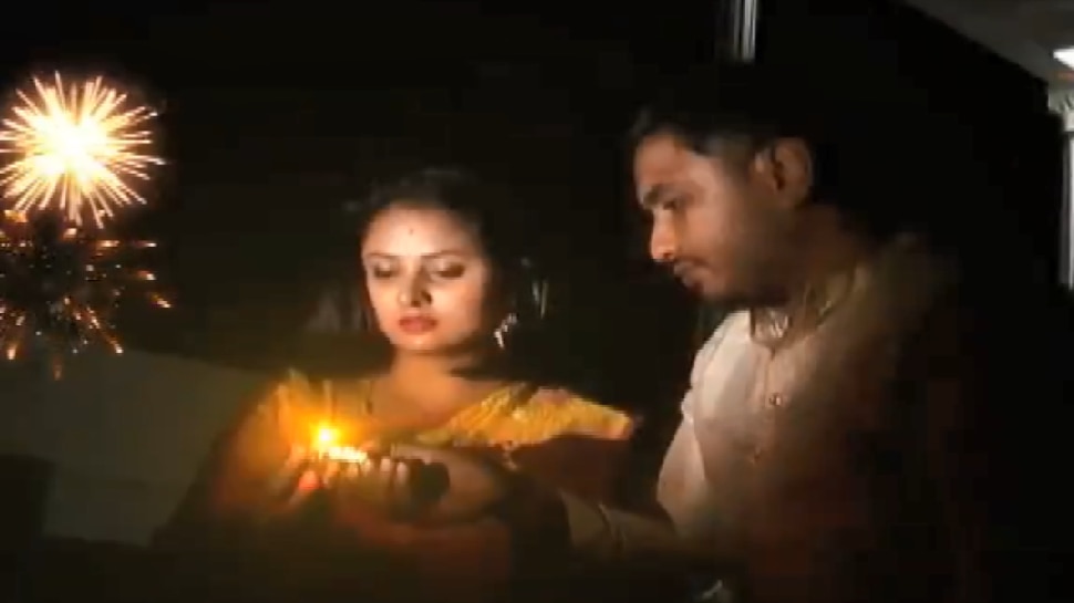 VIDEO: ಪತಿಯೊಂದಿಗೆ ಮೊದಲ ದೀಪಾವಳಿ ಆಚರಿಸಿದ ನಟಿ ಅಮೂಲ್ಯ! VIDEO: ಪತಿಯೊಂದಿಗೆ ಮೊದಲ ದೀಪಾವಳಿ ಆಚರಿಸಿದ ನಟಿ ಅಮೂಲ್ಯ!
