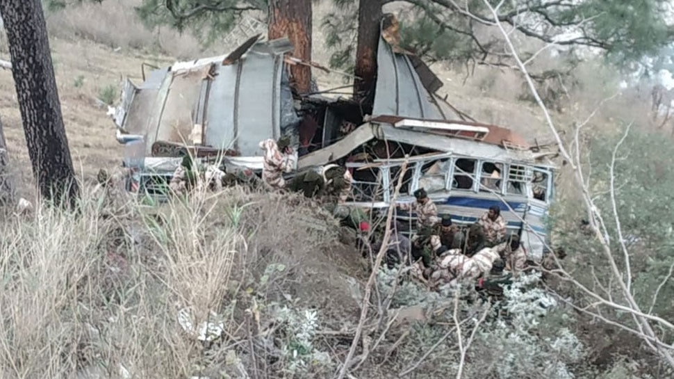 J&K: ಕಂದಕಕ್ಕೆ ಉರುಳಿದ ಐಟಿಬಿಟಿ ಬಸ್; ಓರ್ವ ಸಾವು, 34 ಮಂದಿಗೆ ಗಾಯ J&K: ಕಂದಕಕ್ಕೆ ಉರುಳಿದ ಐಟಿಬಿಟಿ ಬಸ್; ಓರ್ವ ಸಾವು, 34 ಮಂದಿಗೆ ಗಾಯ