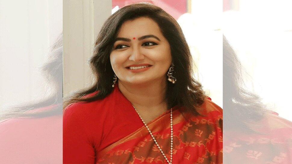 ರಾಜಕೀಯ ಪ್ರವೇಶಿಸಿದರೆ ಅದು ಮಂಡ್ಯದಿಂದ ಮಾತ್ರ: ಸುಮಲತಾ ಅಂಬರೀಶ್ ರಾಜಕೀಯ ಪ್ರವೇಶಿಸಿದರೆ ಅದು ಮಂಡ್ಯದಿಂದ ಮಾತ್ರ: ಸುಮಲತಾ ಅಂಬರೀಶ್