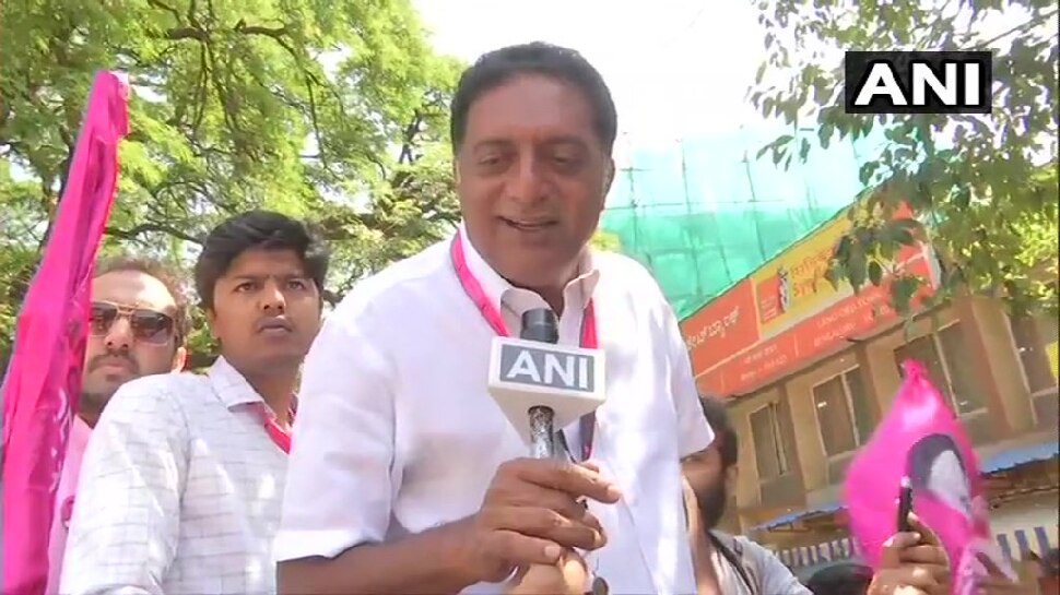 ನನ್ನ ಹೋರಾಟ ನನ್ನ ಜನರಿಗಾಗಿ ಮಾತ್ರ: ಪ್ರಕಾಶ್ ರಾಜ್ ನನ್ನ ಹೋರಾಟ ನನ್ನ ಜನರಿಗಾಗಿ ಮಾತ್ರ: ಪ್ರಕಾಶ್ ರಾಜ್