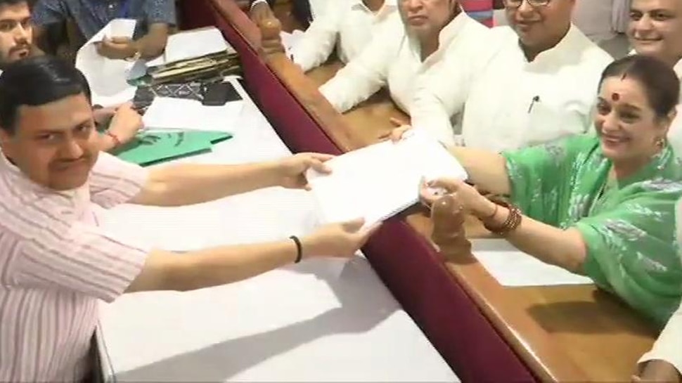 ಲಕ್ನೋದಿಂದ ಎಸ್ಪಿ-ಬಿಎಸ್ಪಿ ಮೈತ್ರಿಕೂಟದ ಅಭ್ಯರ್ಥಿಯಾಗಿ ಶತ್ರುಘ್ನ ಸಿನ್ಹಾ ಪತ್ನಿ ಪೂನಂ ಕಣಕ್ಕೆ ಲಕ್ನೋದಿಂದ ಎಸ್ಪಿ-ಬಿಎಸ್ಪಿ ಮೈತ್ರಿಕೂಟದ ಅಭ್ಯರ್ಥಿಯಾಗಿ ಶತ್ರುಘ್ನ ಸಿನ್ಹಾ ಪತ್ನಿ ಪೂನಂ ಕಣಕ್ಕೆ