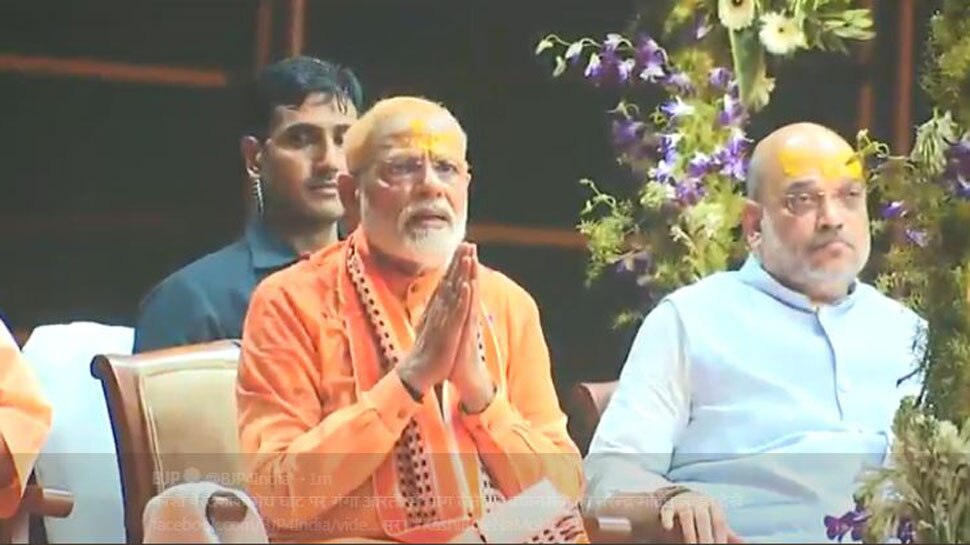ವಾರಣಾಸಿಯ ಗಂಗಾ ಆರ್ತಿಯಲ್ಲಿ ಪಾಲ್ಗೊಂಡ ಪ್ರಧಾನಿ ಮೋದಿ ವಾರಣಾಸಿಯ ಗಂಗಾ ಆರ್ತಿಯಲ್ಲಿ ಪಾಲ್ಗೊಂಡ ಪ್ರಧಾನಿ ಮೋದಿ
