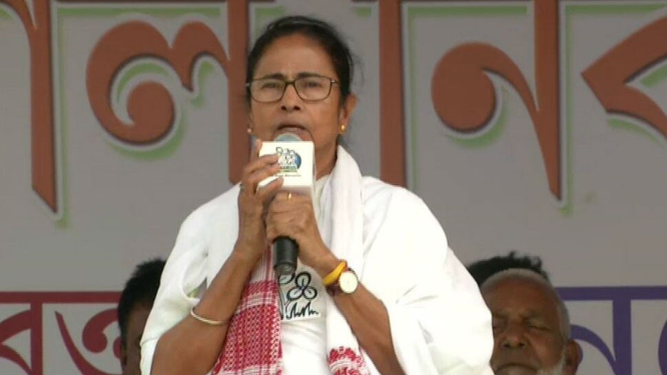 ಮುಂದಿನ ಬಾರಿ ಮೋದಿಗೆ ಮಣ್ಣಿನ ಉಂಡೆಯಲ್ಲಿ ಹರಳು ಸೇರಿಸಿ ಸಿಹಿ ಗಿಫ್ಟ್ ನೀಡುವೆ- ಮಮತಾ ಬ್ಯಾನರ್ಜೀ ಮುಂದಿನ ಬಾರಿ ಮೋದಿಗೆ ಮಣ್ಣಿನ ಉಂಡೆಯಲ್ಲಿ ಹರಳು ಸೇರಿಸಿ ಸಿಹಿ ಗಿಫ್ಟ್ ನೀಡುವೆ- ಮಮತಾ ಬ್ಯಾನರ್ಜೀ