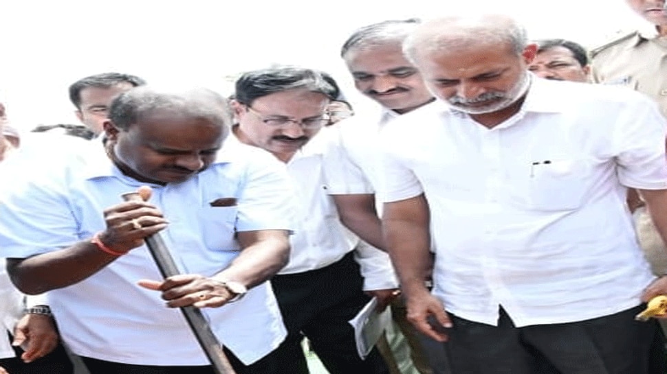 ರಾಮನಗರ ಜಿಲ್ಲೆಯ ಎಲ್ಲಾ ತಾಲ್ಲೂಕುಗಳಿಗೆ ಕುಡಿಯುವ ನೀರು ಯೋಜನೆಗೆ ಸಿಎಂ ಗುದ್ದಲಿ ಪೂಜೆ ರಾಮನಗರ ಜಿಲ್ಲೆಯ ಎಲ್ಲಾ ತಾಲ್ಲೂಕುಗಳಿಗೆ ಕುಡಿಯುವ ನೀರು ಯೋಜನೆಗೆ ಸಿಎಂ ಗುದ್ದಲಿ ಪೂಜೆ