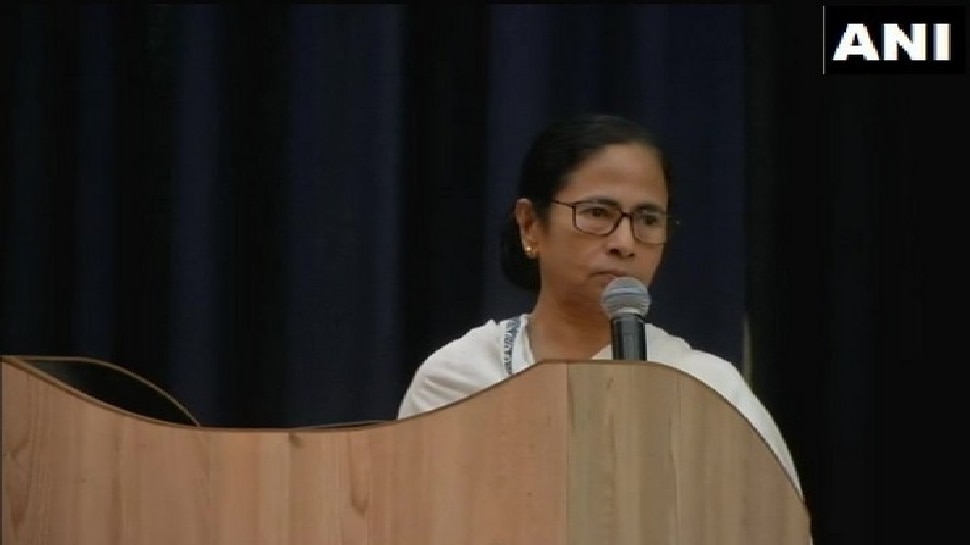 ನಮ್ಮ ಪಕ್ಷದಲ್ಲಿ ಕಳ್ಳರನ್ನು ನಾವು ಬಯಸುವುದಿಲ್ಲ: ಮಮತಾ ಬ್ಯಾನರ್ಜಿ ನಮ್ಮ ಪಕ್ಷದಲ್ಲಿ ಕಳ್ಳರನ್ನು ನಾವು ಬಯಸುವುದಿಲ್ಲ: ಮಮತಾ ಬ್ಯಾನರ್ಜಿ