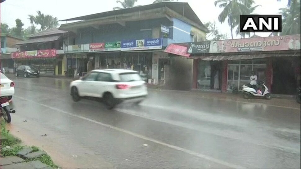 ಕೇರಳದಲ್ಲಿ ಭಾರೀ ಮಳೆ: ಕೆಲವು ಜಿಲ್ಲೆಗಳಲ್ಲಿ ರೆಡ್ ಅಲರ್ಟ್, ಹಲವೆಡೆ ಶಾಲಾ-ಕಾಲೇಜುಗಳಿಗೆ ರಜೆ! ಕೇರಳದಲ್ಲಿ ಭಾರೀ ಮಳೆ: ಕೆಲವು ಜಿಲ್ಲೆಗಳಲ್ಲಿ ರೆಡ್ ಅಲರ್ಟ್, ಹಲವೆಡೆ ಶಾಲಾ-ಕಾಲೇಜುಗಳಿಗೆ ರಜೆ!