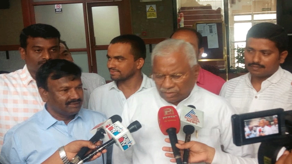 ದೇವೇಗೌಡರ ಕುಟುಂಬಕ್ಕೆ ಗಂಗೆ ಶಾಪ ತಟ್ಟಿದೆ; ದೆಹಲಿಯಲ್ಲಿ ಸಂಸದ ಜಿ.ಎಸ್. ಬಸವರಾಜು! ದೇವೇಗೌಡರ ಕುಟುಂಬಕ್ಕೆ ಗಂಗೆ ಶಾಪ ತಟ್ಟಿದೆ; ದೆಹಲಿಯಲ್ಲಿ ಸಂಸದ ಜಿ.ಎಸ್. ಬಸವರಾಜು!
