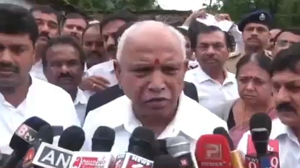 ರೈತರು ಆತಂಕ ಪಡುವ ಅಗತ್ಯವಿಲ್ಲ, ನಿಮ್ಮೊಂದಿಗೆ ನಾನಿದ್ದೇನೆ: ಸಿಎಂ ಬಿಎಸ್ವೈ ರೈತರು ಆತಂಕ ಪಡುವ ಅಗತ್ಯವಿಲ್ಲ, ನಿಮ್ಮೊಂದಿಗೆ ನಾನಿದ್ದೇನೆ: ಸಿಎಂ ಬಿಎಸ್ವೈ