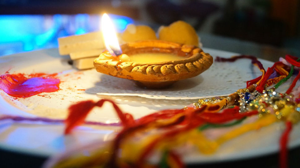 ಸಹೋದರ ಸಹೋದರಿಯರ ನಡುವಿನ ಬಂಧುತ್ವ ಸಾರುವ ರಕ್ಷಾ ಬಂಧನ ಸಹೋದರ ಸಹೋದರಿಯರ ನಡುವಿನ ಬಂಧುತ್ವ ಸಾರುವ ರಕ್ಷಾ ಬಂಧನ