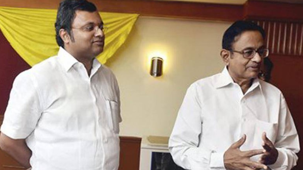 ಏರ್ಸೆಲ್-ಮ್ಯಾಕ್ಸಿಸ್ ಪ್ರಕರಣ: ಚಿದಂಬರಂ, ಕಾರ್ತಿ ಚಿದಂಬರಂಗೆ ಷರತ್ತುಬದ್ಧ ನಿರೀಕ್ಷಣಾ ಜಾಮೀನು ಏರ್ಸೆಲ್-ಮ್ಯಾಕ್ಸಿಸ್ ಪ್ರಕರಣ: ಚಿದಂಬರಂ, ಕಾರ್ತಿ ಚಿದಂಬರಂಗೆ ಷರತ್ತುಬದ್ಧ ನಿರೀಕ್ಷಣಾ ಜಾಮೀನು