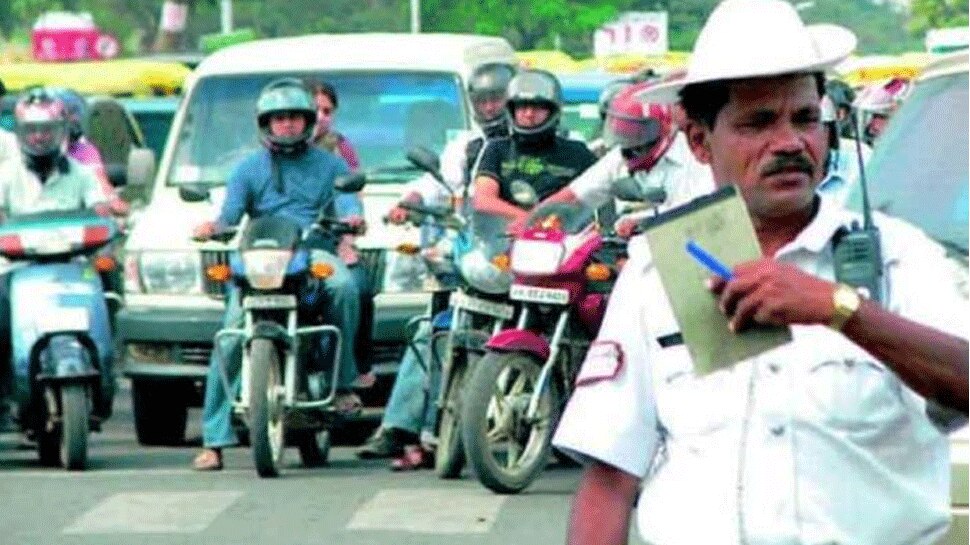 ರಾಜ್ಯದ ವಾಹನ ಸವಾರರಿಗೆ ಸಿಹಿ ಸುದ್ದಿ: ಟ್ರಾಫಿಕ್ ಫೈನ್ ಇಳಿಕೆಗೆ ಸರ್ಕಾರದ ನಿರ್ಧಾರ! ರಾಜ್ಯದ ವಾಹನ ಸವಾರರಿಗೆ ಸಿಹಿ ಸುದ್ದಿ: ಟ್ರಾಫಿಕ್ ಫೈನ್ ಇಳಿಕೆಗೆ ಸರ್ಕಾರದ ನಿರ್ಧಾರ!