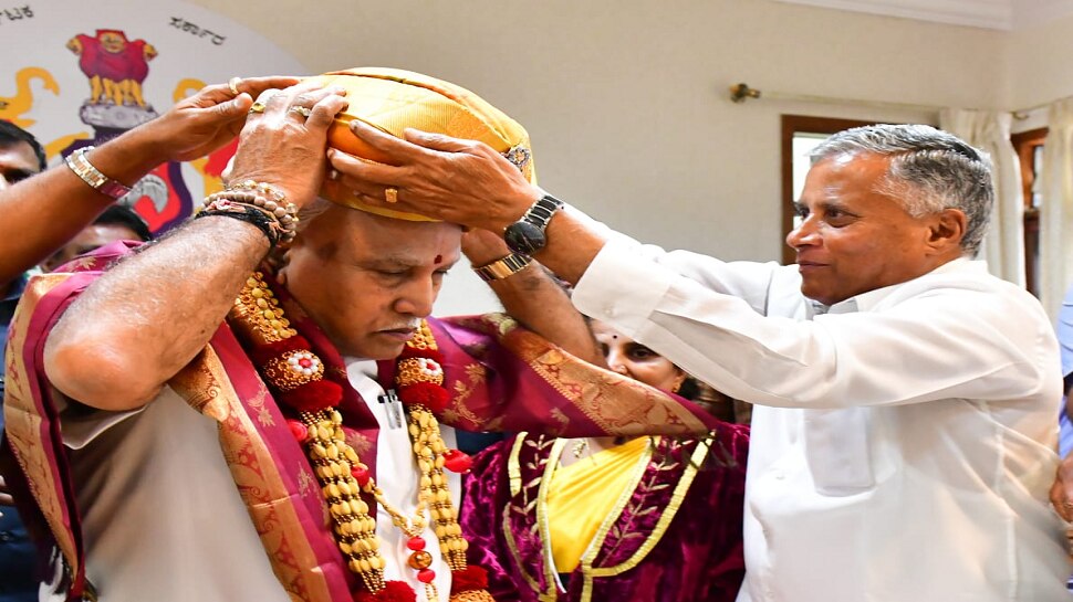 ನಾಡಹಬ್ಬ ದಸರಾ ಮಹೋತ್ಸವಕ್ಕೆ ಸಿಎಂ ಯಡಿಯೂರಪ್ಪಗೆ ಅಧಿಕೃತ ಆಹ್ವಾನ ನಾಡಹಬ್ಬ ದಸರಾ ಮಹೋತ್ಸವಕ್ಕೆ ಸಿಎಂ ಯಡಿಯೂರಪ್ಪಗೆ ಅಧಿಕೃತ ಆಹ್ವಾನ