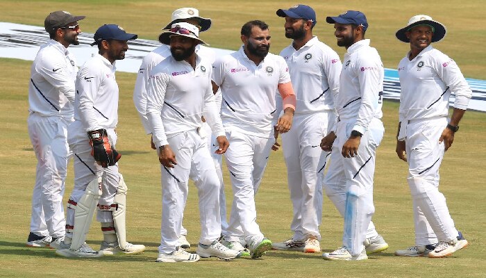 ಮೊದಲ ಟೆಸ್ಟ್ : ಜಡೇಜಾ, ಶಮಿ ದಾಳಿಗೆ ಹರಿಣಗಳ ತತ್ತರ, ಭಾರತಕ್ಕೆ 203 ರನ್ ಗಳ ಗೆಲುವು ಮೊದಲ ಟೆಸ್ಟ್ : ಜಡೇಜಾ, ಶಮಿ ದಾಳಿಗೆ ಹರಿಣಗಳ ತತ್ತರ, ಭಾರತಕ್ಕೆ 203 ರನ್ ಗಳ ಗೆಲುವು