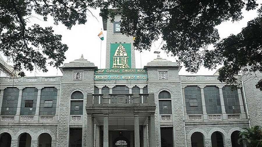 ಬೆಂಗಳೂರಿನಲ್ಲಿ ಕನ್ನಡ ನಾಮಫಲಕ ಕಡ್ಡಾಯ: ಬಿಬಿಎಂಪಿ ಕಟ್ಟುನಿಟ್ಟಿನ ಆದೇಶ ಬೆಂಗಳೂರಿನಲ್ಲಿ ಕನ್ನಡ ನಾಮಫಲಕ ಕಡ್ಡಾಯ: ಬಿಬಿಎಂಪಿ ಕಟ್ಟುನಿಟ್ಟಿನ ಆದೇಶ