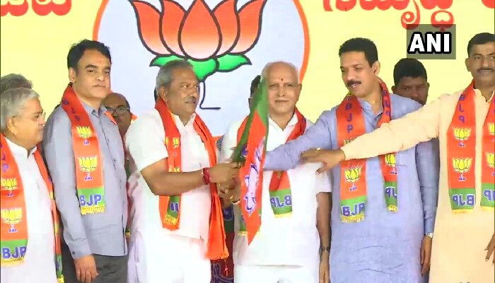 ಅಧಿಕೃತವಾಗಿ ಬಿಜೆಪಿಗೆ ಸೇರ್ಪಡೆಯಾದ ಅನರ್ಹ ಶಾಸಕರು ಅಧಿಕೃತವಾಗಿ ಬಿಜೆಪಿಗೆ ಸೇರ್ಪಡೆಯಾದ ಅನರ್ಹ ಶಾಸಕರು
