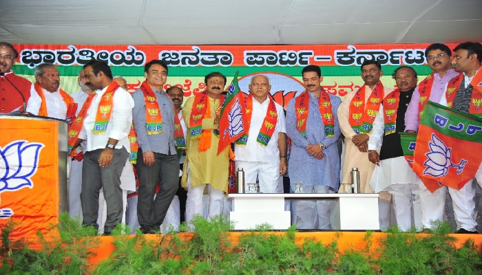 ರಾಜ್ಯ ಉಪಚುನಾವಣೆ: 13 ಕ್ಷೇತ್ರಗಳ ಅಭ್ಯರ್ಥಿ ಪಟ್ಟಿ ಬಿಡುಗಡೆ ಮಾಡಿದ ಬಿಜೆಪಿ ರಾಜ್ಯ ಉಪಚುನಾವಣೆ: 13 ಕ್ಷೇತ್ರಗಳ ಅಭ್ಯರ್ಥಿ ಪಟ್ಟಿ ಬಿಡುಗಡೆ ಮಾಡಿದ ಬಿಜೆಪಿ