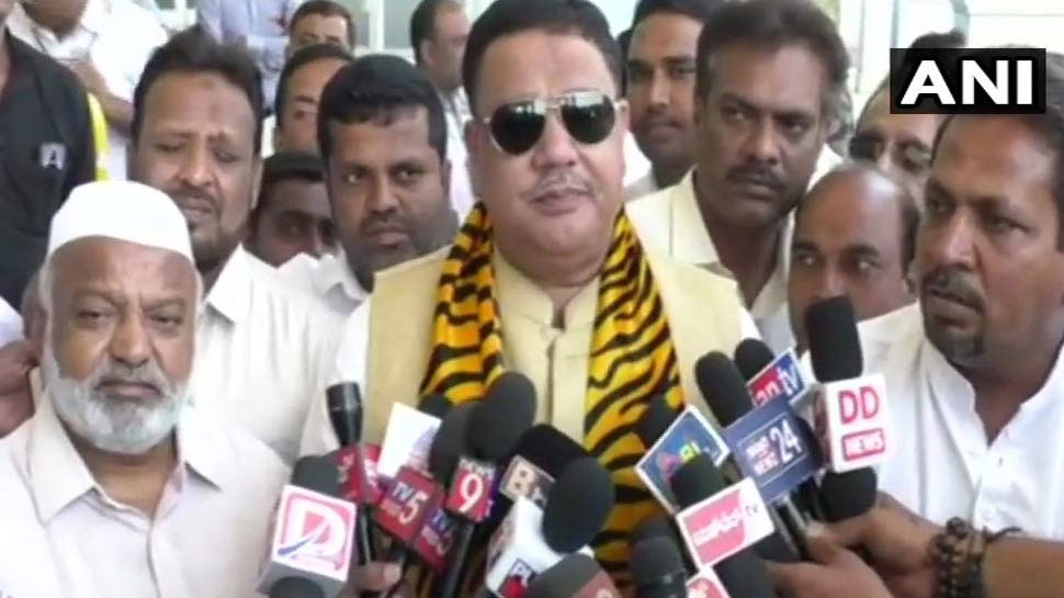 VIDEO: ಶಾಸಕ ತನ್ವೀರ್ ಸೇಠ್ ಹತ್ಯೆಗೆ ಯತ್ನ, ಆರೋಪಿ ಬಂಧನ VIDEO: ಶಾಸಕ ತನ್ವೀರ್ ಸೇಠ್ ಹತ್ಯೆಗೆ ಯತ್ನ, ಆರೋಪಿ ಬಂಧನ