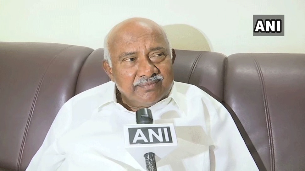 ಹಳ್ಳಿಹಕ್ಕಿ ಪರ ಮತ ಕೇಳಲು ಹೋಗಿದ್ದ ವಿಜಯಶಂಕರ್ಗೆ ತರಾಟೆ ಹಳ್ಳಿಹಕ್ಕಿ ಪರ ಮತ ಕೇಳಲು ಹೋಗಿದ್ದ ವಿಜಯಶಂಕರ್ಗೆ ತರಾಟೆ