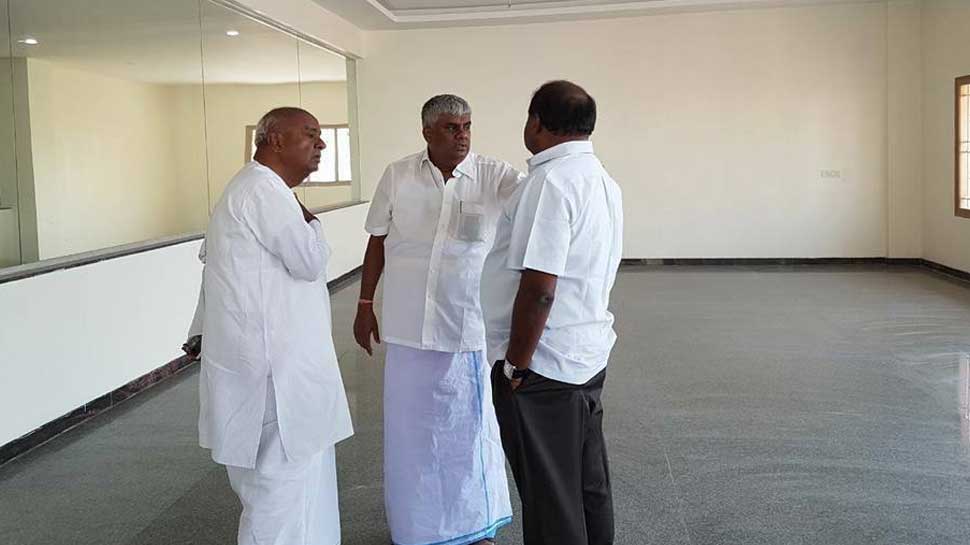 ಉಪಚುನಾವಣೆ ಬಳಿಕ ಮೈತ್ರಿ ಪ್ರಶ್ನೆಯೇ ಇಲ್ಲ: ಜೆಡಿಎಸ್ ವರಿಷ್ಠ ದೇವೇಗೌಡ ಉಪಚುನಾವಣೆ ಬಳಿಕ ಮೈತ್ರಿ ಪ್ರಶ್ನೆಯೇ ಇಲ್ಲ: ಜೆಡಿಎಸ್ ವರಿಷ್ಠ ದೇವೇಗೌಡ