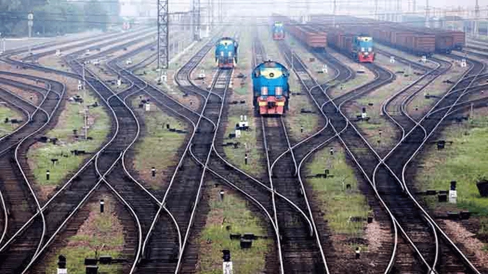RRB Recruitment 2019: 8 ಮತ್ತು 10 ನೇ ತರಗತಿ ಪಾಸ್ ಆದವರಿಗೆ ರೈಲ್ವೆಯಲ್ಲಿ ಬಂಪರ್ ಉದ್ಯೋಗಾವಕಾಶ RRB Recruitment 2019: 8 ಮತ್ತು 10 ನೇ ತರಗತಿ ಪಾಸ್ ಆದವರಿಗೆ ರೈಲ್ವೆಯಲ್ಲಿ ಬಂಪರ್ ಉದ್ಯೋಗಾವಕಾಶ