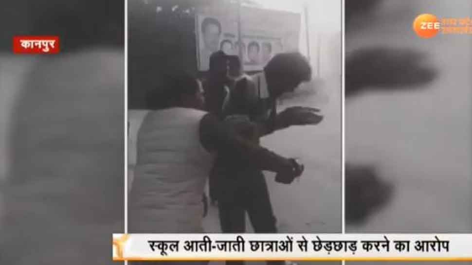 VIDEO: ವಿದ್ಯಾರ್ಥಿನಿಯರನ್ನು ಛೇಡಿಸಿದ ಕಿಡಿಗೇಡಿ! ಮುಂದೇನಾಯ್ತು? VIDEO: ವಿದ್ಯಾರ್ಥಿನಿಯರನ್ನು ಛೇಡಿಸಿದ ಕಿಡಿಗೇಡಿ! ಮುಂದೇನಾಯ್ತು?