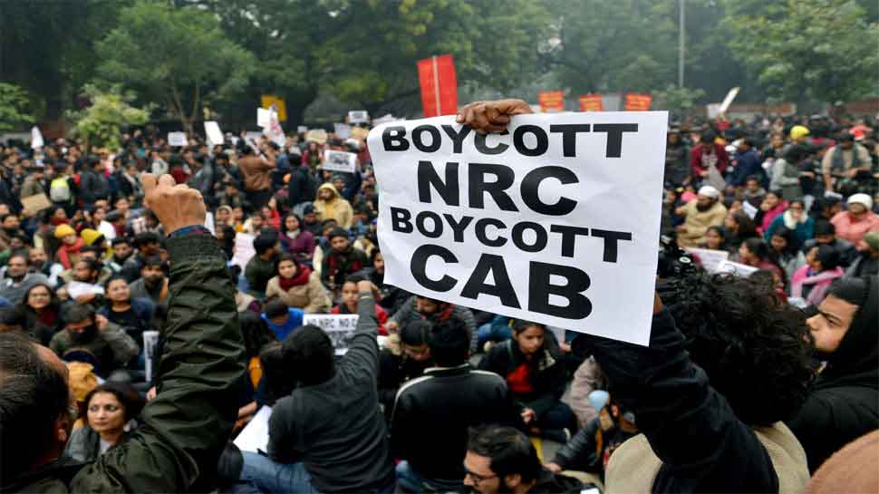 CAA PROTEST: 10 ಸಾವೀರಕ್ಕೂ ಅಧಿಕ ಜನರ ಮೇಲೆ FIR, 150 ಜನರ ಬಂಧನ CAA PROTEST: 10 ಸಾವೀರಕ್ಕೂ ಅಧಿಕ ಜನರ ಮೇಲೆ FIR, 150 ಜನರ ಬಂಧನ