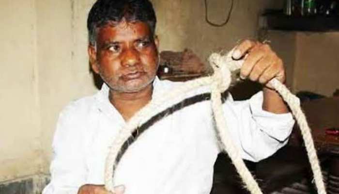 ನಿರ್ಭಯಾ 'ಹ'ತ್ಯಾಚಾರಿಗಳಿಗೆ ಪವನ್ ಜಲ್ಲಾದ್ ಅವರಿಂದಲೇ ಏಕೆ ಗಲ್ಲುಶಿಕ್ಷೆ ? ನಿರ್ಭಯಾ 'ಹ'ತ್ಯಾಚಾರಿಗಳಿಗೆ ಪವನ್ ಜಲ್ಲಾದ್ ಅವರಿಂದಲೇ ಏಕೆ ಗಲ್ಲುಶಿಕ್ಷೆ ?
