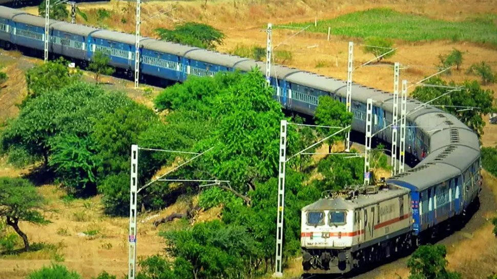 ಎಪ್ರಿಲ್ 15ರಿಂದ ರೈಲು ಸಂಚಾರದ ಬಗ್ಗೆ ಭಾರತೀಯ ರೈಲ್ವೆಯ ಮಹತ್ವದ ಹೇಳಿಕೆ ಎಪ್ರಿಲ್ 15ರಿಂದ ರೈಲು ಸಂಚಾರದ ಬಗ್ಗೆ ಭಾರತೀಯ ರೈಲ್ವೆಯ ಮಹತ್ವದ ಹೇಳಿಕೆ