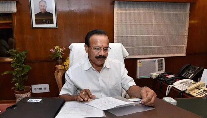 "ನಾನೊಬ್ಬ ಮಂತ್ರಿಯಾಗಿದ್ದೇನೆ, ಕ್ವಾರಂಟೀನ್ ನಿಯಮ ನನಗೆ ಅನ್ವಯಿಸುವುದಿಲ್ಲ" "ನಾನೊಬ್ಬ ಮಂತ್ರಿಯಾಗಿದ್ದೇನೆ, ಕ್ವಾರಂಟೀನ್ ನಿಯಮ ನನಗೆ ಅನ್ವಯಿಸುವುದಿಲ್ಲ"