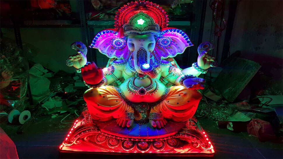 ಗಣೇಶ ಹಬ್ಬದ ಮೇಲೆ ಕರೋನಾ ಪ್ರಭಾವ: ಪ್ರತಿಮೆ ಉದ್ದದ ಬಗ್ಗೆ ಸಿಎಂ ಉದ್ಧವ್ ಠಾಕ್ರೆ ಹೇಳಿದ್ದೇನು? ಗಣೇಶ ಹಬ್ಬದ ಮೇಲೆ ಕರೋನಾ ಪ್ರಭಾವ: ಪ್ರತಿಮೆ ಉದ್ದದ ಬಗ್ಗೆ ಸಿಎಂ ಉದ್ಧವ್ ಠಾಕ್ರೆ ಹೇಳಿದ್ದೇನು?