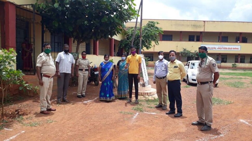 ಎಸ್ಎಸ್ಎಲ್ಸಿ ಪರೀಕ್ಷೆ : ಮಾನವೀಯತೆ ಮೆರೆದ ಆರೋಗ್ಯ ಮತ್ತು ಆರಕ್ಷಕ ಸಿಬ್ಬಂದಿ ಎಸ್ಎಸ್ಎಲ್ಸಿ ಪರೀಕ್ಷೆ : ಮಾನವೀಯತೆ ಮೆರೆದ ಆರೋಗ್ಯ ಮತ್ತು ಆರಕ್ಷಕ ಸಿಬ್ಬಂದಿ