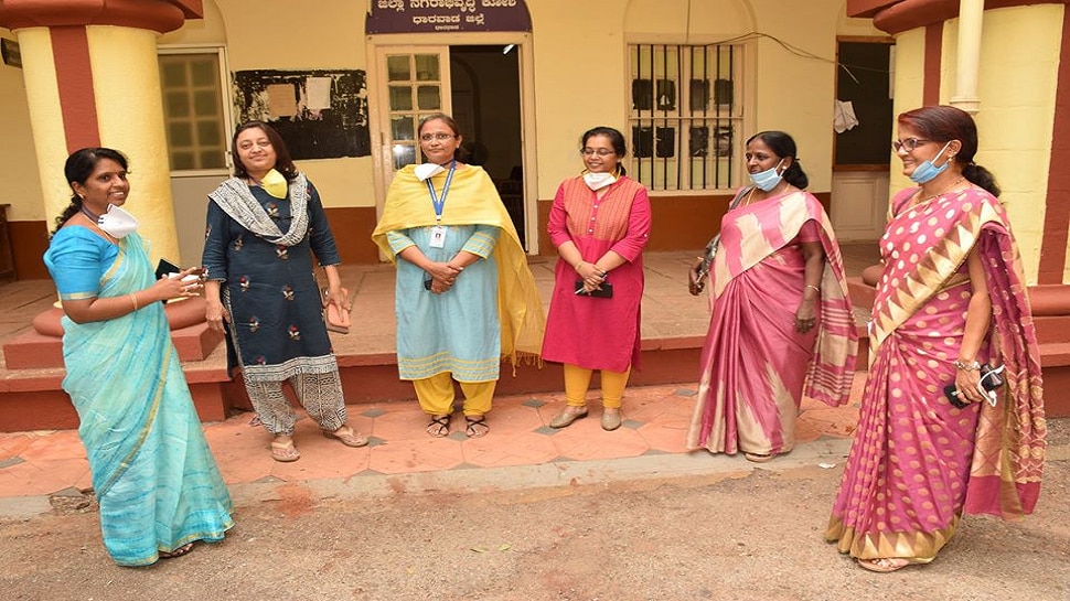 ಕೊರೊನಾ ವಿರುದ್ಧದ ಹೋರಾಟದಲ್ಲಿ ಸೈ ಎನಿಸಿಕೊಂಡ ಮಹಿಳಾ ಪಡೆ ಕೊರೊನಾ ವಿರುದ್ಧದ ಹೋರಾಟದಲ್ಲಿ ಸೈ ಎನಿಸಿಕೊಂಡ ಮಹಿಳಾ ಪಡೆ
