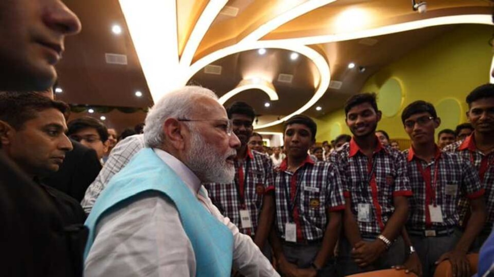 ಪ್ರಸಕ್ತ ಸವಾಲನ್ನು ಸ್ವೀಕರಿಸುವ ಮೂಲಕ ದೇಸಿ ಆ್ಯಪ್ಗಳ ನಿರ್ಮಾಣಕ್ಕೆ ಮುಂದಾಗಿ - ಪ್ರಧಾನಿ ಮೋದಿ ಪ್ರಸಕ್ತ ಸವಾಲನ್ನು ಸ್ವೀಕರಿಸುವ ಮೂಲಕ ದೇಸಿ ಆ್ಯಪ್ಗಳ ನಿರ್ಮಾಣಕ್ಕೆ ಮುಂದಾಗಿ - ಪ್ರಧಾನಿ ಮೋದಿ