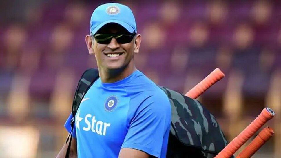 IPL 2020 ಗೂ ಮುನ್ನ ಕ್ರಿಕೆಟ್ ನೆಟ್ ಅಭ್ಯಾಸದಲ್ಲಿ ತೊಡಗಿದ ಎಂ.ಎಸ್.ಧೋನಿ IPL 2020 ಗೂ ಮುನ್ನ ಕ್ರಿಕೆಟ್ ನೆಟ್ ಅಭ್ಯಾಸದಲ್ಲಿ ತೊಡಗಿದ ಎಂ.ಎಸ್.ಧೋನಿ