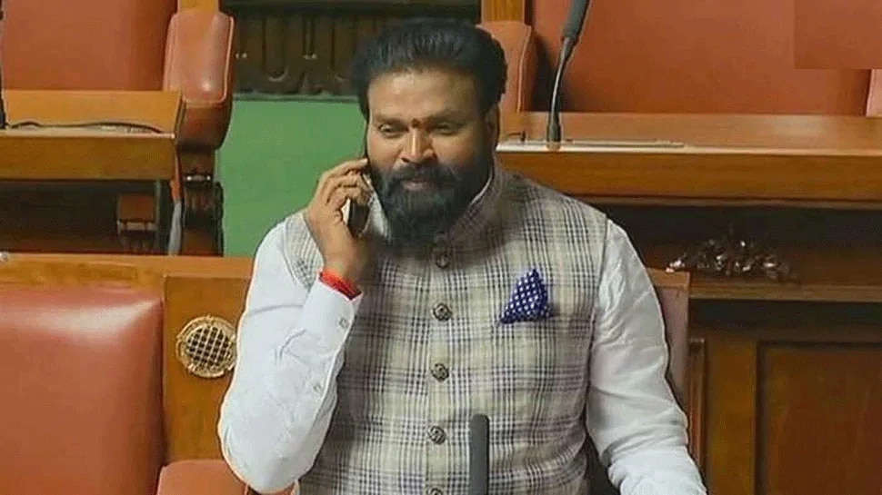 ಆರೋಗ್ಯ ಸಚಿವ ಬಿ ಶ್ರೀರಾಮುಲುಗೆ ಕೊರೊನಾ ಧೃಢ ಆರೋಗ್ಯ ಸಚಿವ ಬಿ ಶ್ರೀರಾಮುಲುಗೆ ಕೊರೊನಾ ಧೃಢ
