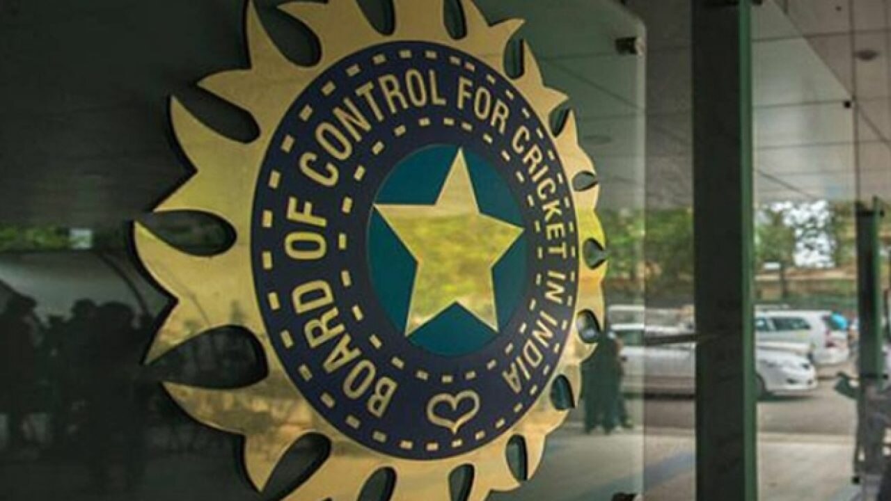 IPL-2020: ಶೀರ್ಷಿಕೆ ಪ್ರಾಯೋಜಕತ್ವದ ಹರಾಜು ಪ್ರಕ್ರಿಯೆಗೆ ಕಂಪನಿಗಳಿಗೆ ಆಹ್ವಾನ ನೀಡಿದ BCCI IPL-2020: ಶೀರ್ಷಿಕೆ ಪ್ರಾಯೋಜಕತ್ವದ ಹರಾಜು ಪ್ರಕ್ರಿಯೆಗೆ ಕಂಪನಿಗಳಿಗೆ ಆಹ್ವಾನ ನೀಡಿದ BCCI
