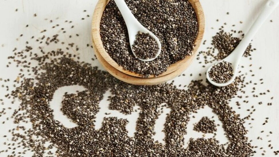 health benefits of eating chia seeds soaked in milk ದೇಹ ತೂಕ ಇಳಿಸಲು
