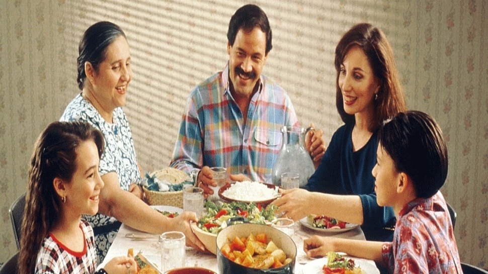 Dont do these mistakes in the time of having food| ಊಟದ ವೇಳೆ ತಪ್ಪಿಯೂ ಈ