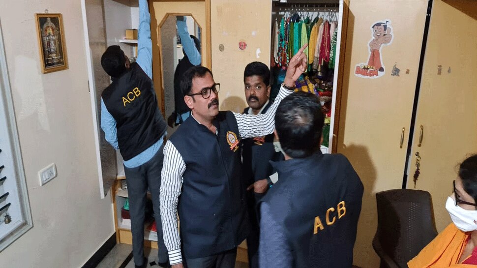 ACB raid in bengaluru|ಬೆಂಗಳೂರಿನಲ್ಲಿ ಎಸಿಬಿ ದಾಳಿ : ಬಿಡಿಎ ಮಧ್ಯವರ್ತಿಗಳ ...