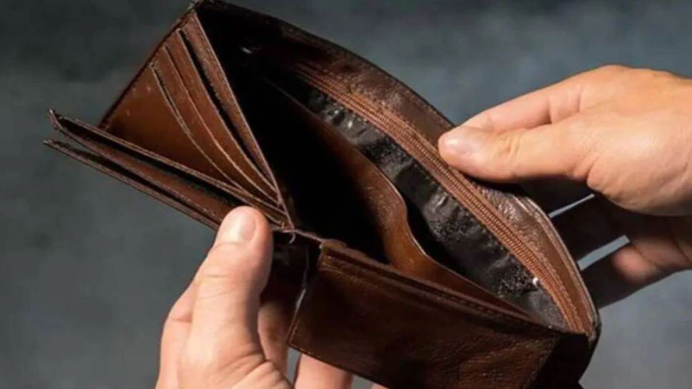 Vastu Shastra Never keep these items in your purse, otherwise you will