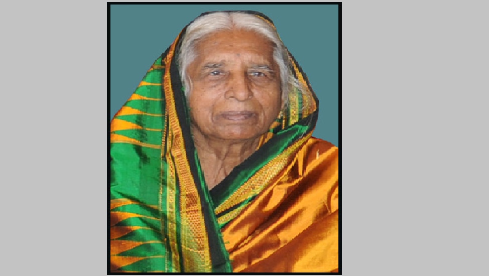 Former Minister HK Patil Mother Padmavati Patil passed away at the age of 88 ಮಾಜಿ ಸಚಿವ