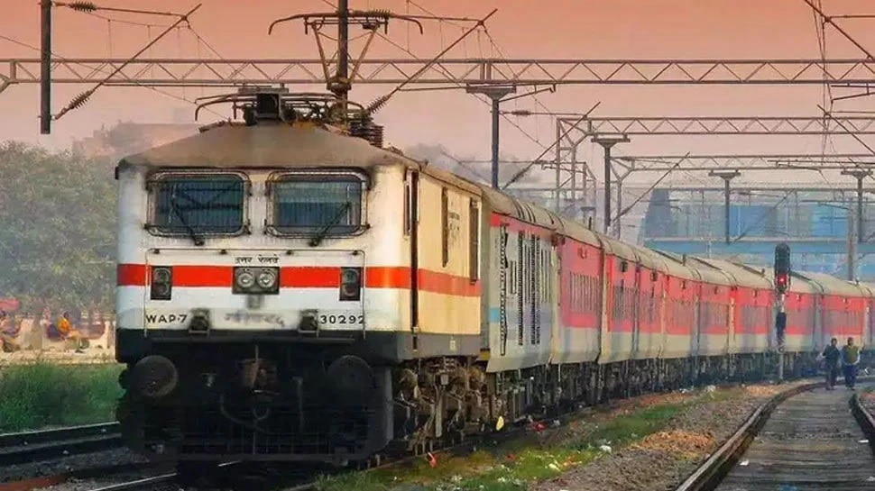 baby-birth-special-seat-on-trains