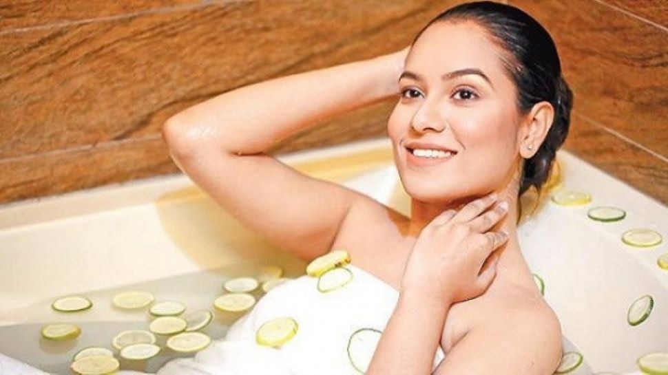 benefits-of-bathing-with-lemon-water