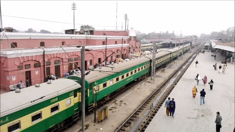 How are Pakistani trains different from Indian trains | ಪಾಕ್ ರೈಲುಗಳು ...