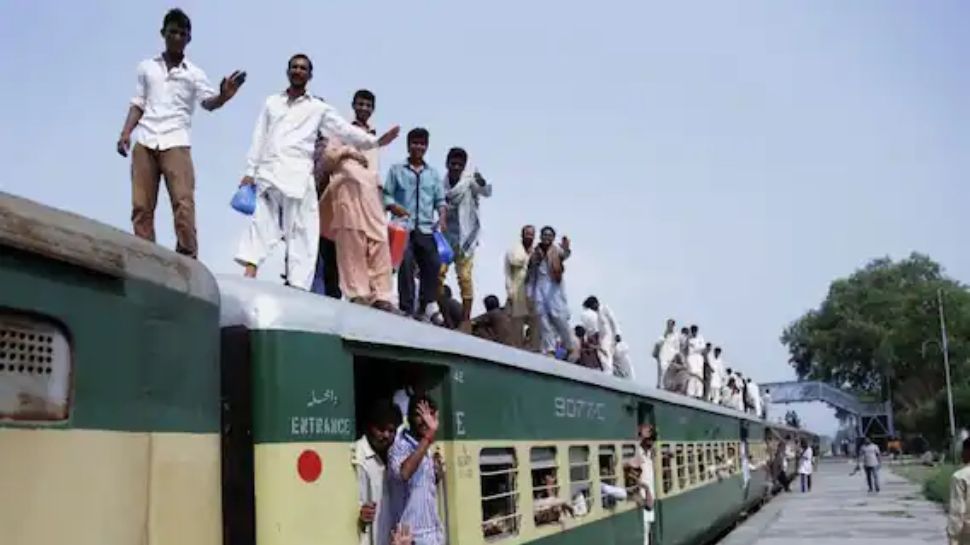How are Pakistani trains different from Indian trains | ಪಾಕ್ ರೈಲುಗಳು ...